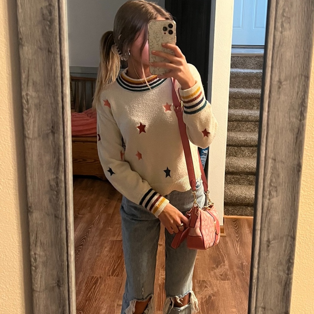Jessica Simpson star sweater